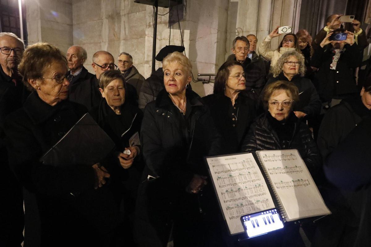 EN IMÁGENES: La procesión de la Resurrección en Avilés