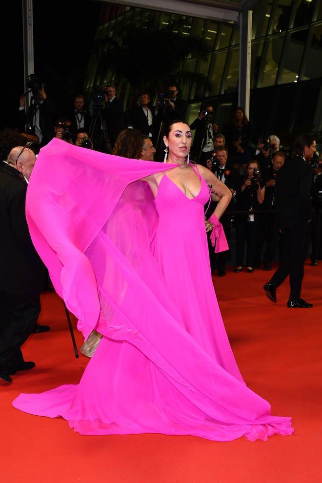 Rossy de Palma se suma a la fiebre por el 'rosa Valentino' en el Festival de Cannes 2022