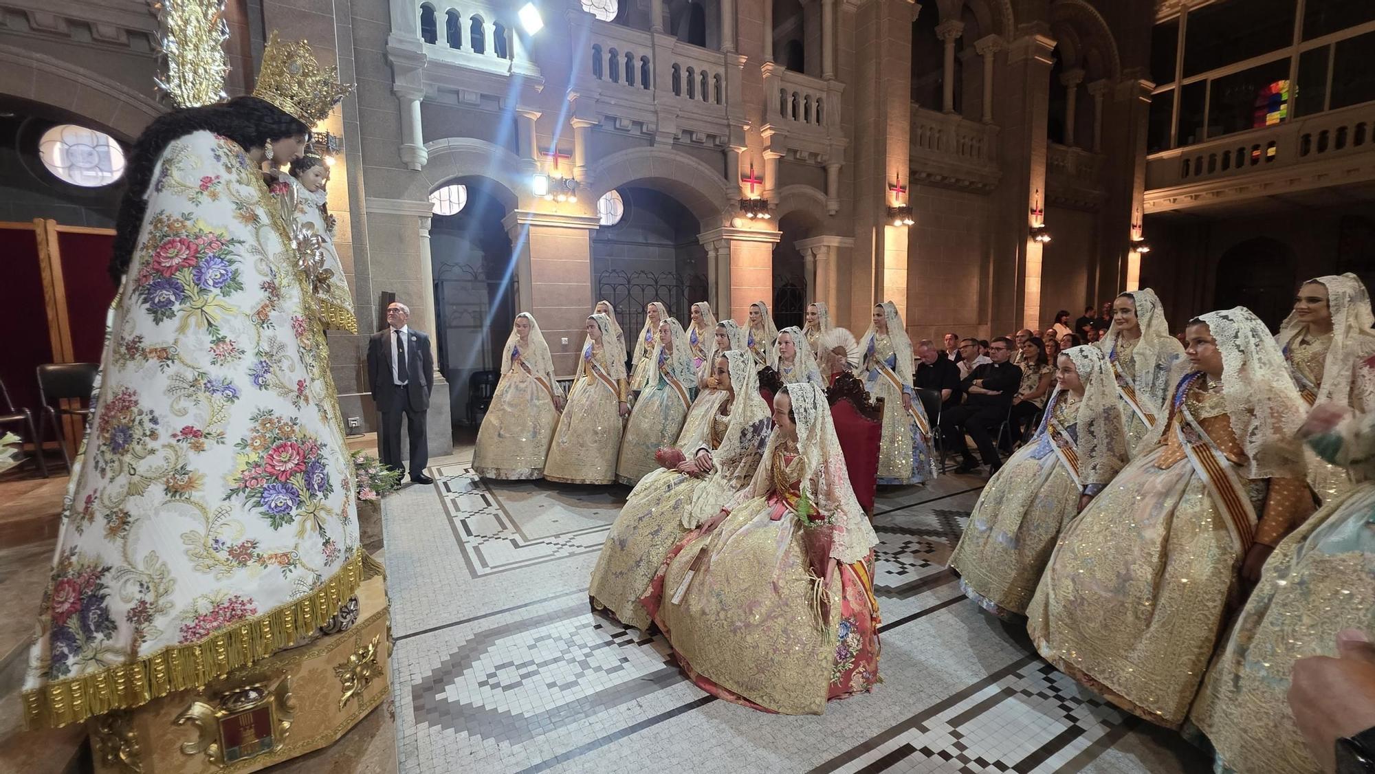 Así ha sido el Besamanos de las falleras mayores y cortes de honor 2025