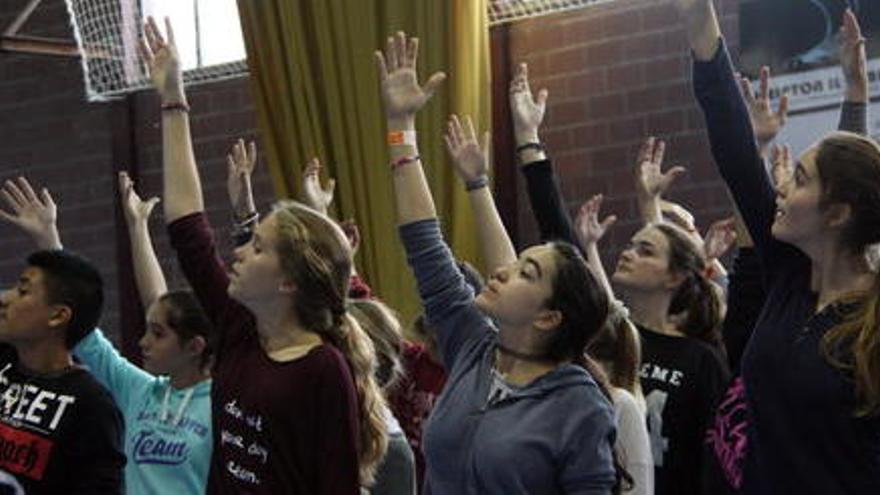 Una de les coreografies dels alumnes del Pius Font i Quer.