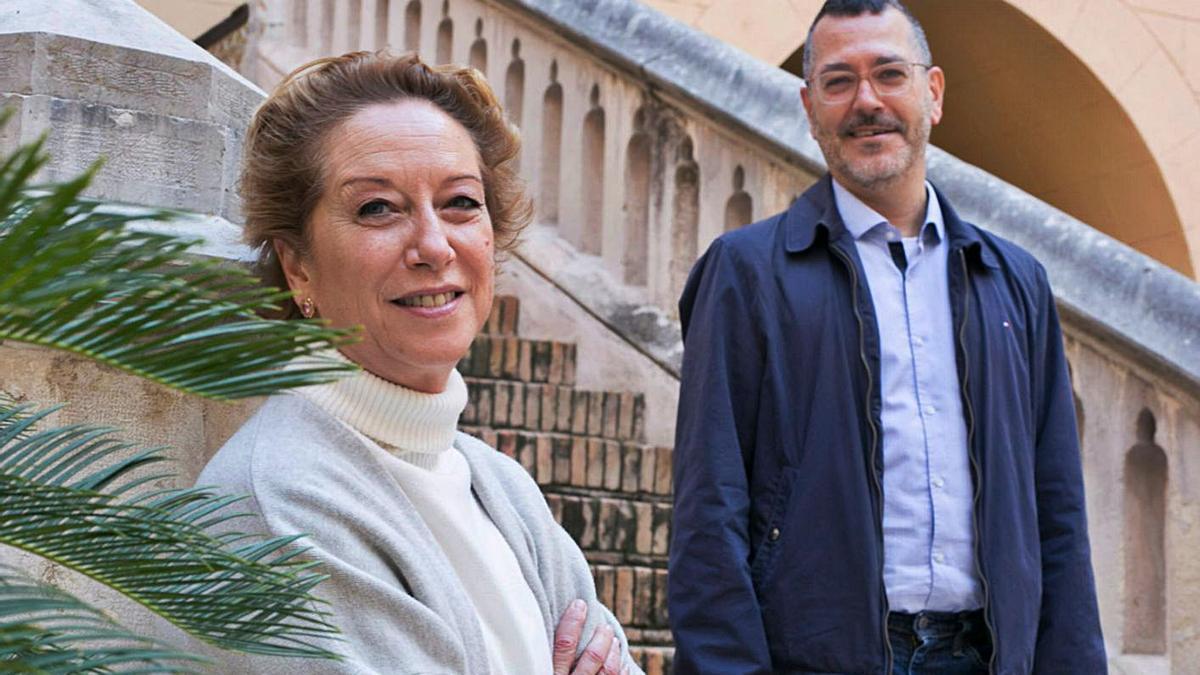 Pepa Aguar y Joan-Anton Fernández, ahir al Palau Ducal de Gandia abans de recollir els premis. | ÀLEX OLTRA