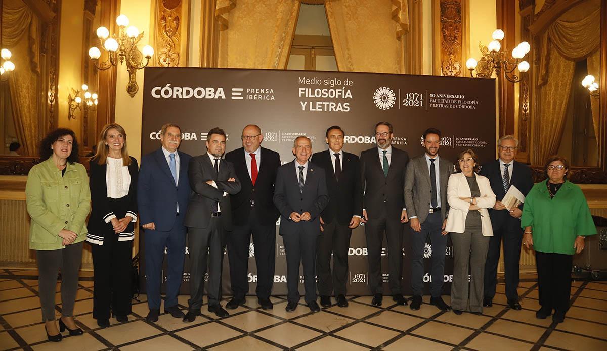 Presentación del libro del 50 aniversario de la Faculta de Filosofía y Letras