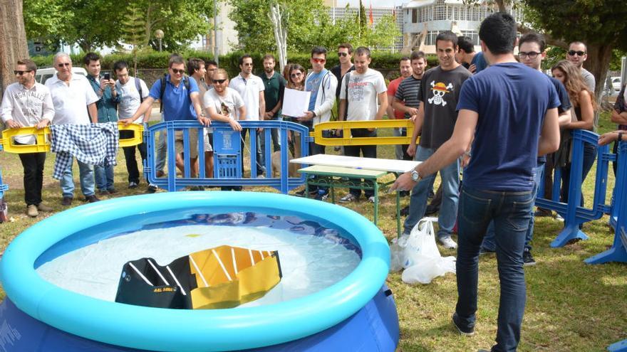 Un premio para el barco de papel más fuerte del mundo