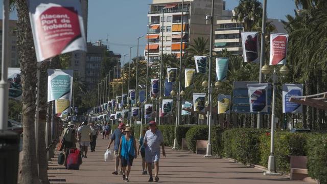 El paseo Conde de Vallellano pasa a llamarse Mártires de la Libertad