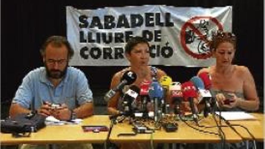 Membres de la Plataforma Sabadell Lliure, ahir