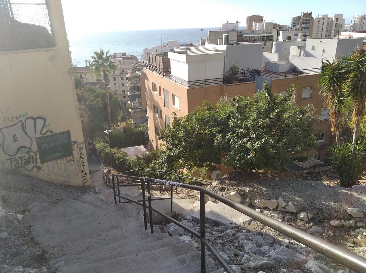 La escalera que conecta con calle Ibarra.
