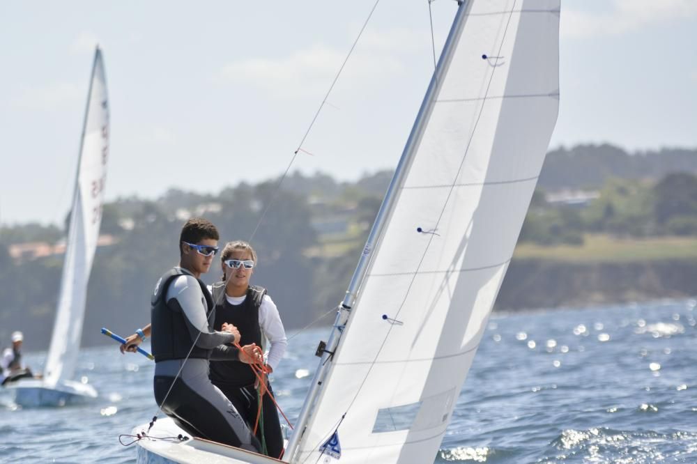 Comienza el campeonato del mundo juvenil de la clase Snipe organizado por el Real Club Náutico de La Coruña.