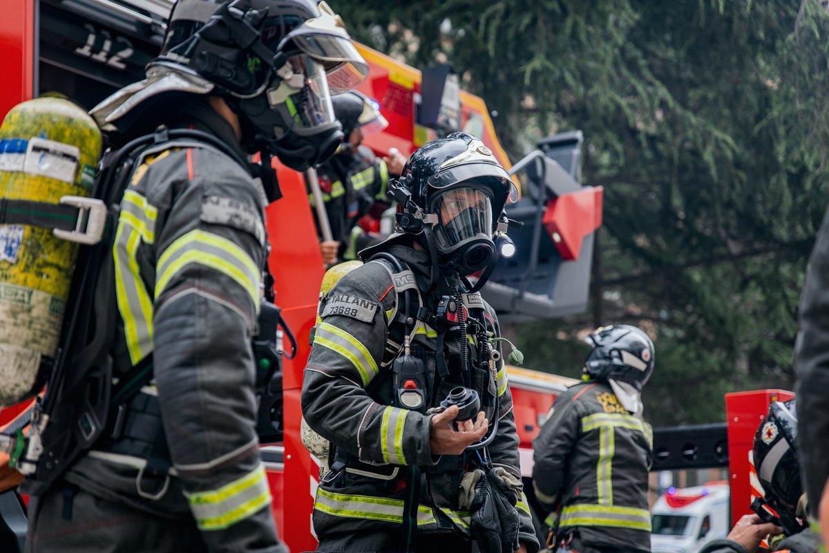 Los bomberos de Barcelona durante una intervención