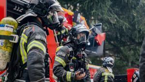 Los bomberos de Barcelona durante una intervención