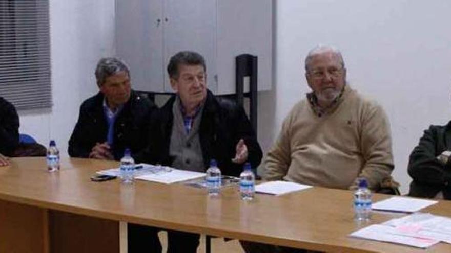 Asamblea de la Delegación Provincial de Caza celebrada en marzo. En el centro, José Antonio Prada.