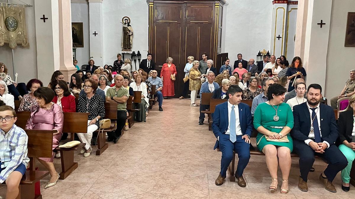 La fiesta en honor al Santísimo Cristo del Calvario reunió a familias enteras de figueroleros que no quisieron olvidar su cita en el calendario anual festivo para reencontrarse con los suyos.