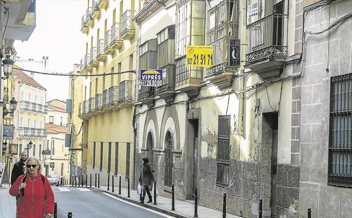 Extremadura es la región con más compraventas de viviendas usadas