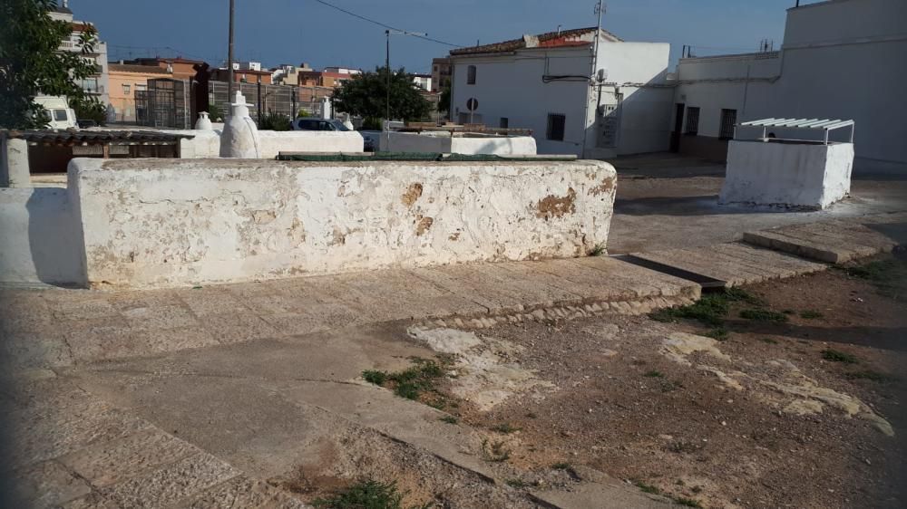 Degradación y abandono en les Coves de Paterna