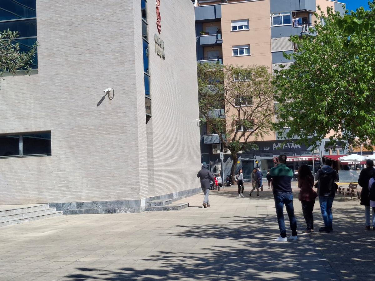 El concejal de Altea detenido por supuestos malos a su pareja tratos sale del juzgado de Dénia El concejal de Altea detenido por supuestos malos a su pareja tratos sale del juzgado de Dénia