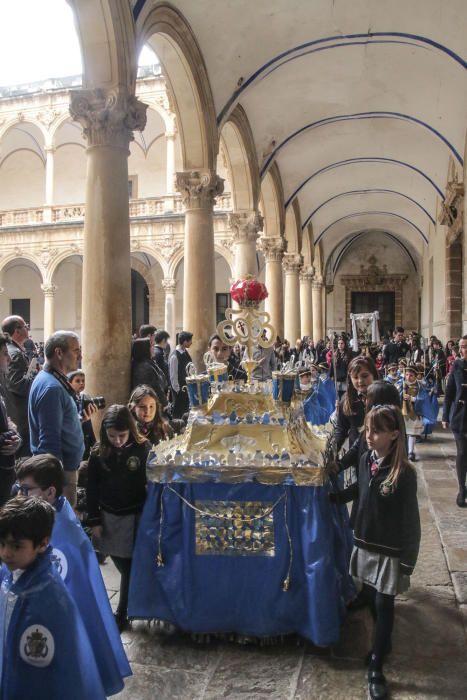 Los más pequeños celebran el Viernes de Dolores en Orihuela