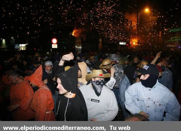 GALERÍA DE FOTOS - La ‘Nit màgica’ llena de pólvora y fuego la capital