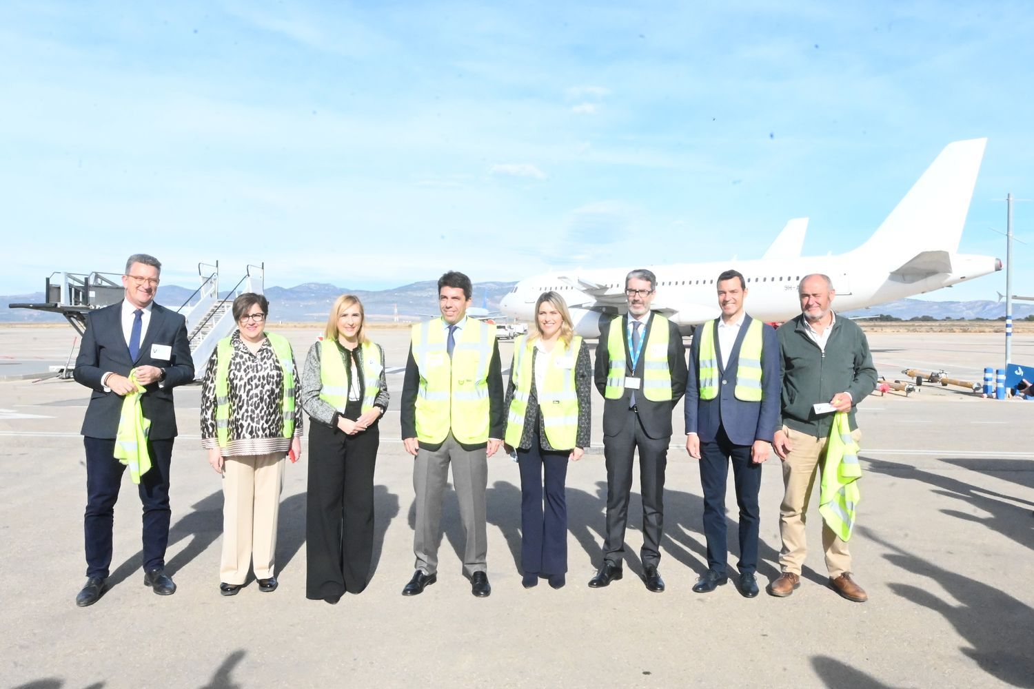 Presentación de Justo Vellón como director y visita al aeropuerto de Castellón