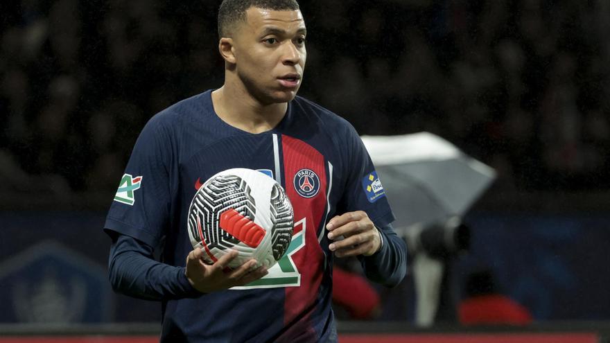 Mbappé protege en la EUIPO la marca de su apellido y la pose de celebrar goles