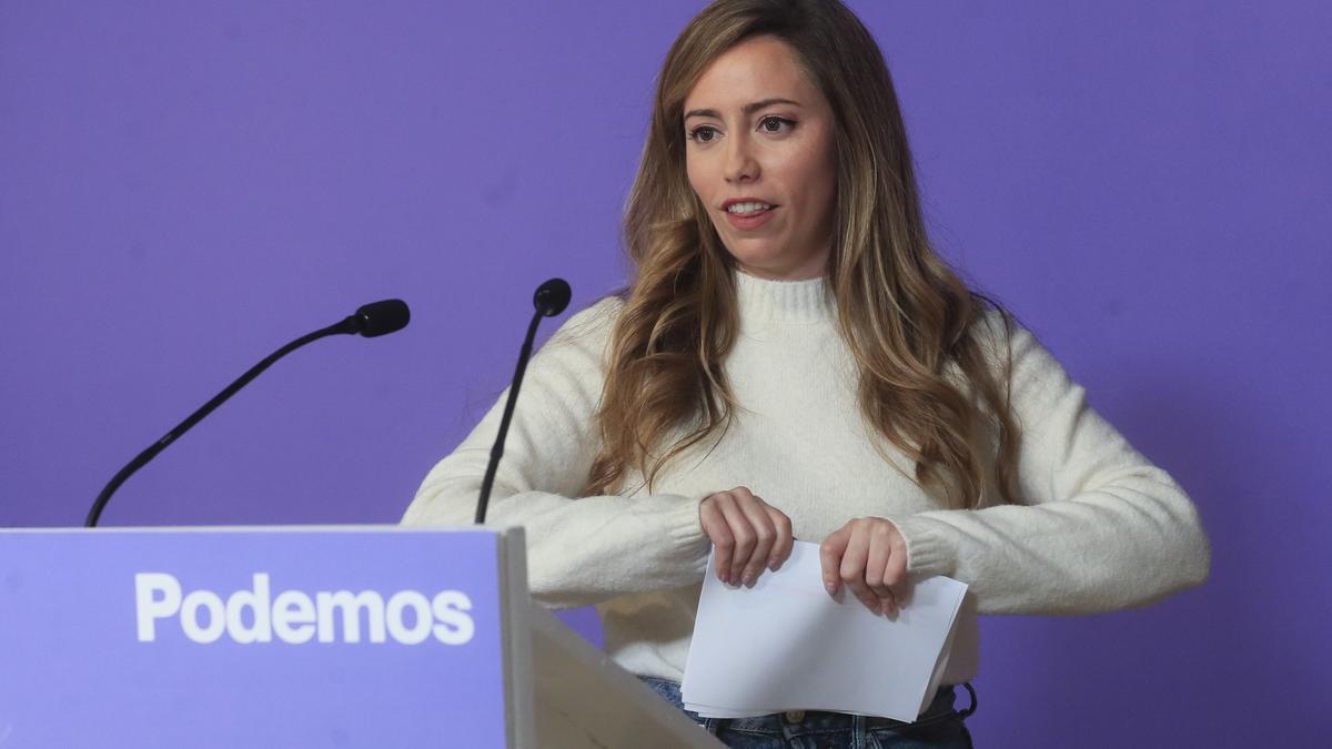 La secretaria de Acción Institucional de Podemos, María Teresa Pérez, comparece ante los medios para valorar el discurso navideño de Felipe V