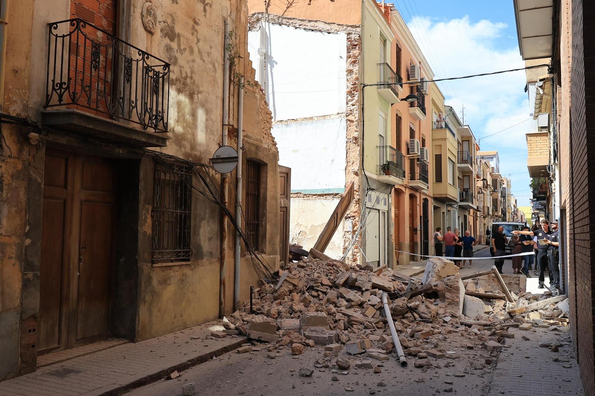 Galería de fotos: Espectacular derrumbe de dos casas en el centro de Vila-real