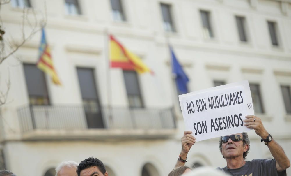 Concentración contra el terrorismo en Alicante