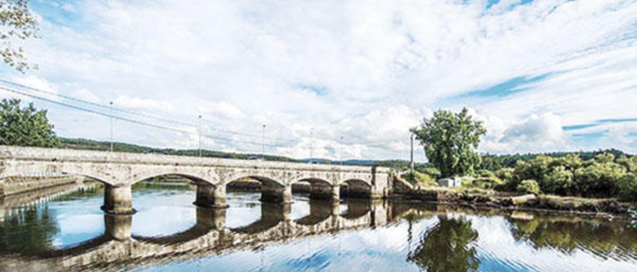 Ponte construída na primeira metade do século XIX sober o esteiro  do río Anllóns (Ponteceso).  // Eduardo Vera.