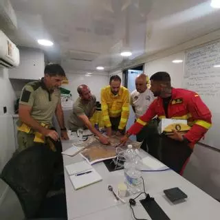 Extremadura envía maquinaria pesada al incendio de Huelva, que supera las 4.000 hectáreas