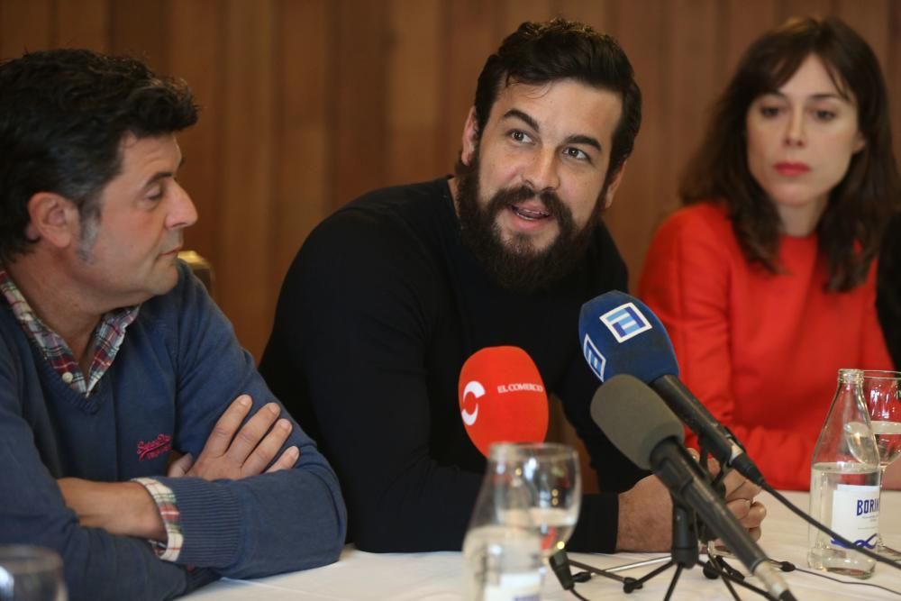 El elenco de la película "Bajo la piel de lobo" se reune en La Rectoral de Taramundi