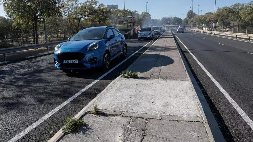 Retiran palmeras y asfaltan la ronda San Vicente-Sant Joan