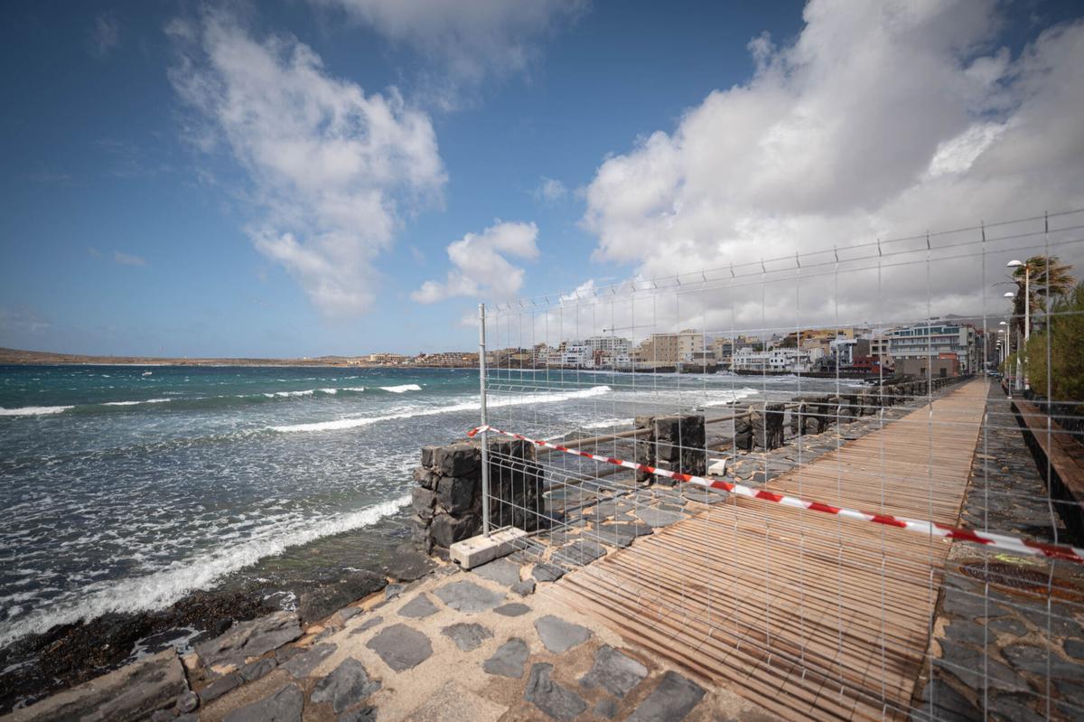 Los efectos de la borrasca Therese, en El Médano, en Tenerife (21/03/2026)