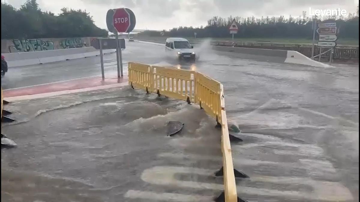 Bellreguard registra más de 100 l/m² en tan solo una hora, provocando inundaciones en diferentes puntos