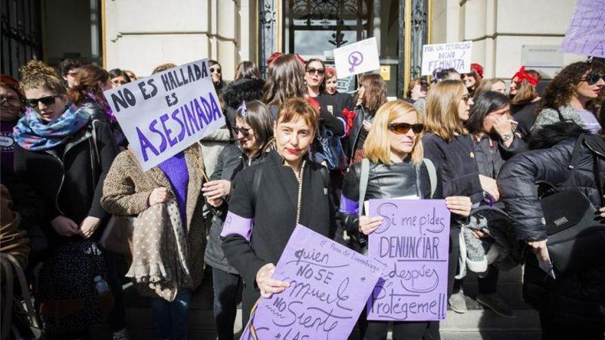 Se reducen a más de la mitad las llamadas al servicio de atención a las víctimas de violencia de género