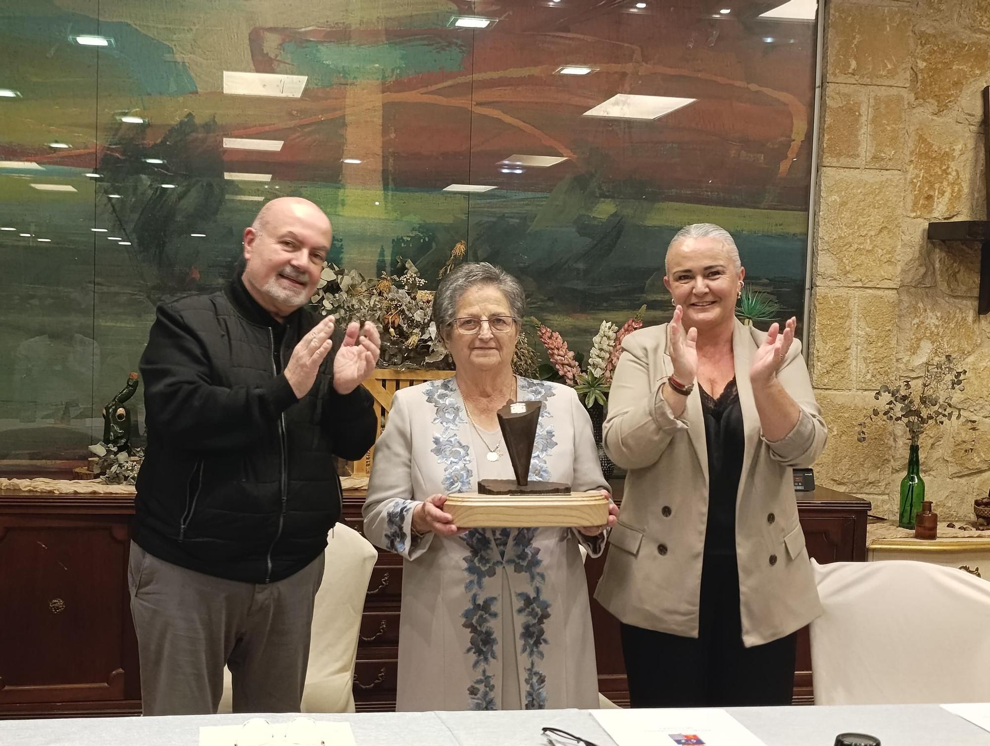 Emotiva entrega del &quot;Llanerense del Año&quot; en Pruvia