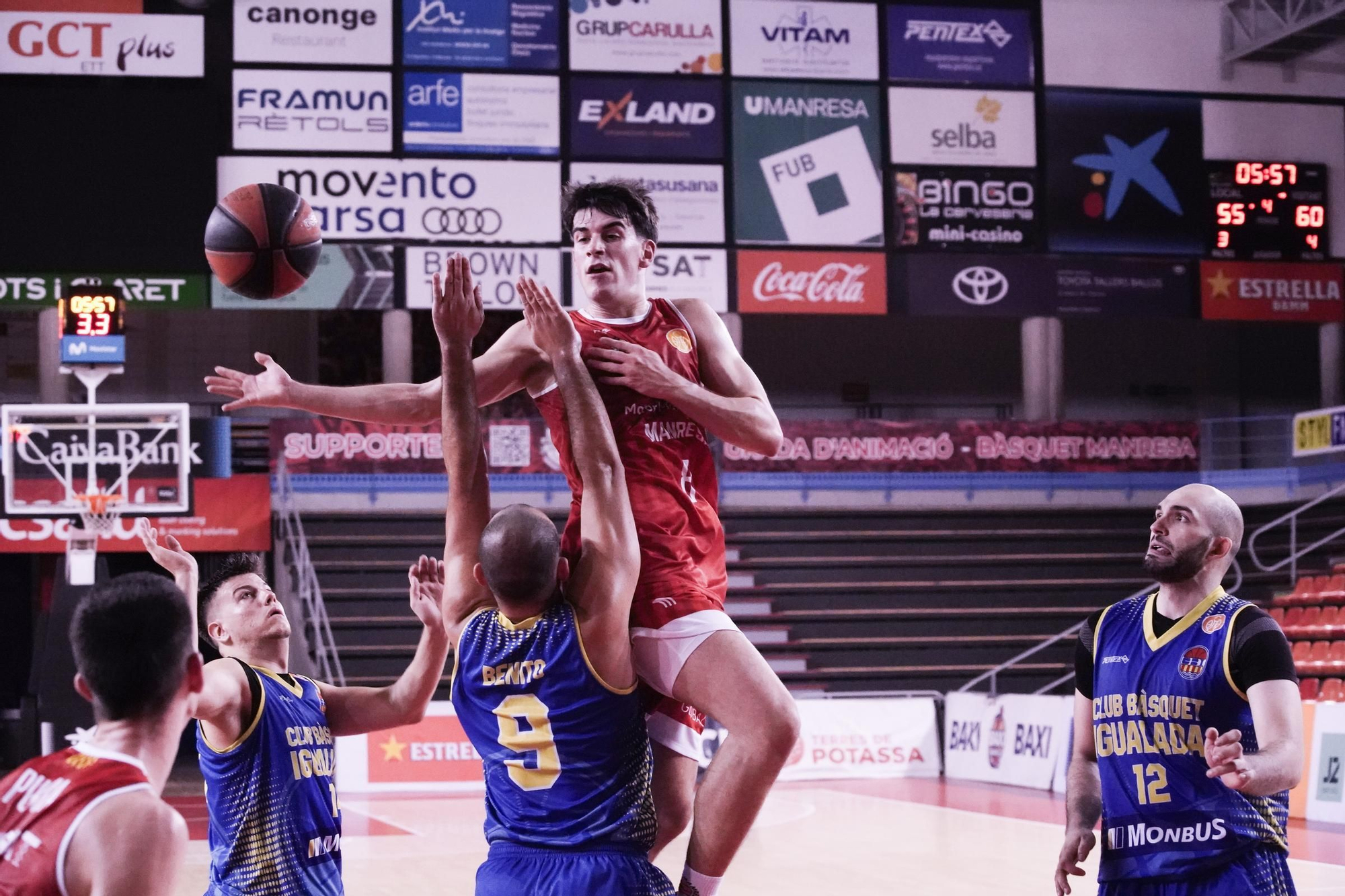 Totes les imatges del Bàsquet Manresa B - Cadí