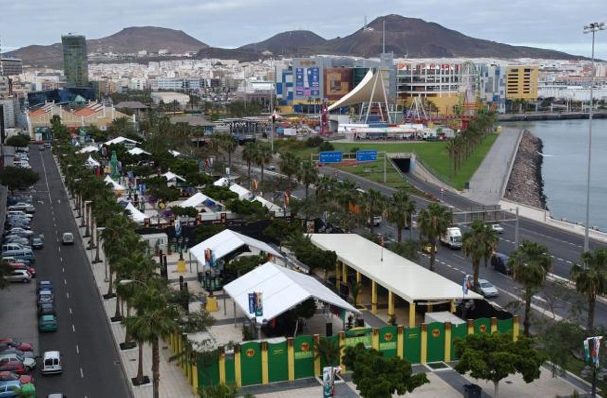 Vista del parque Blanco con las terrazas en el año 2000. | | LP/DLP