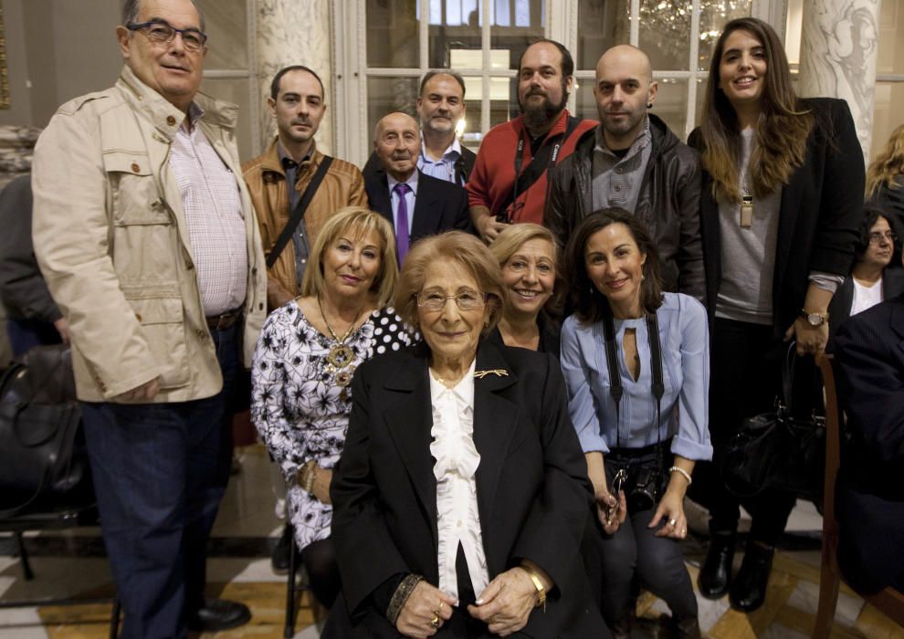 Homenaje a los 25 vecinos centenarios de Valencia