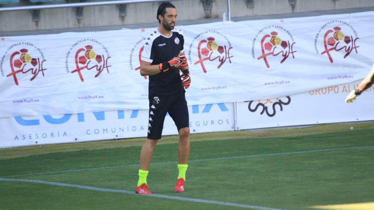 El portero del Zamora CF,  Jon Villanueva.