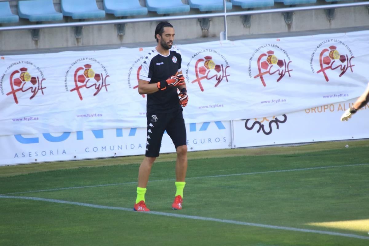 El portero del Zamora CF,  Jon Villanueva.
