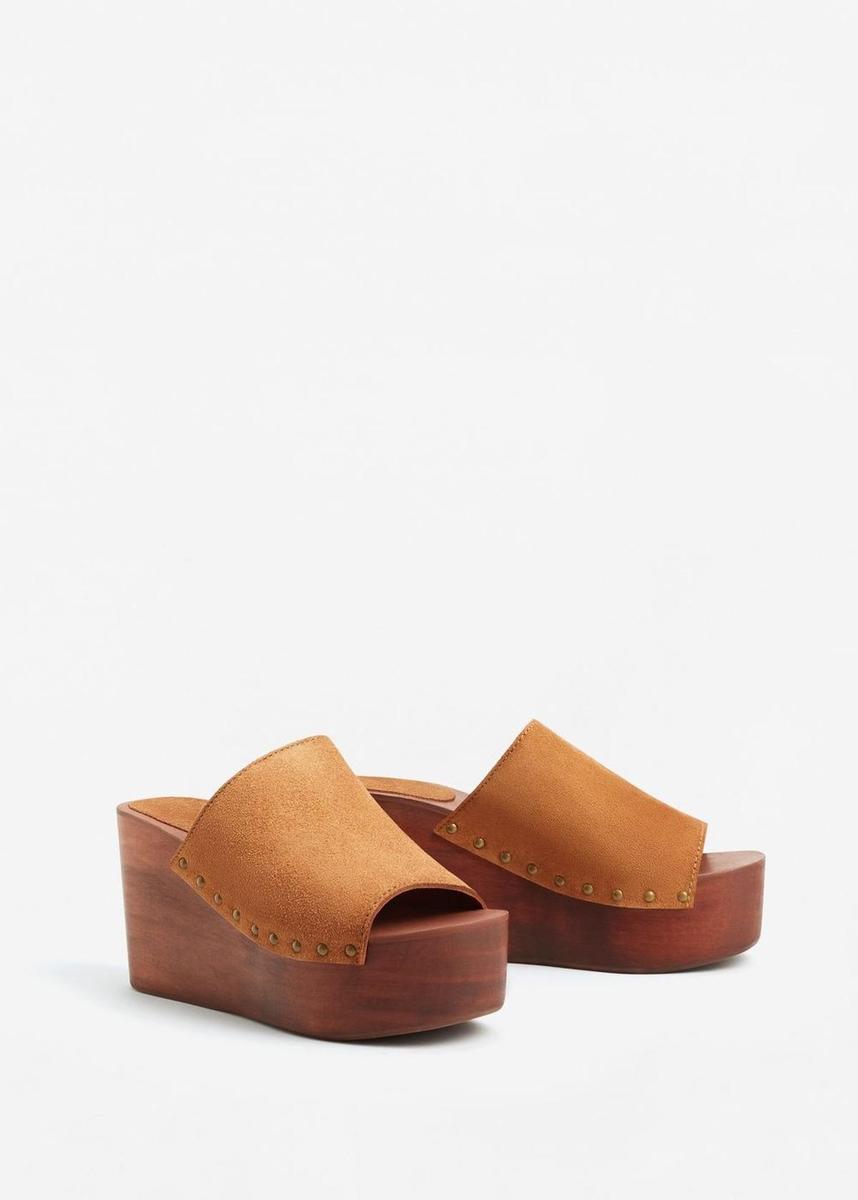 Sandalias abiertas con cuña de madera