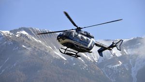 Uno de los helicópteros que participó en el rescate de los cuerpos de las víctimas del siniestro de Germanwings en los Alpes, el 25 de marzo de 2015.