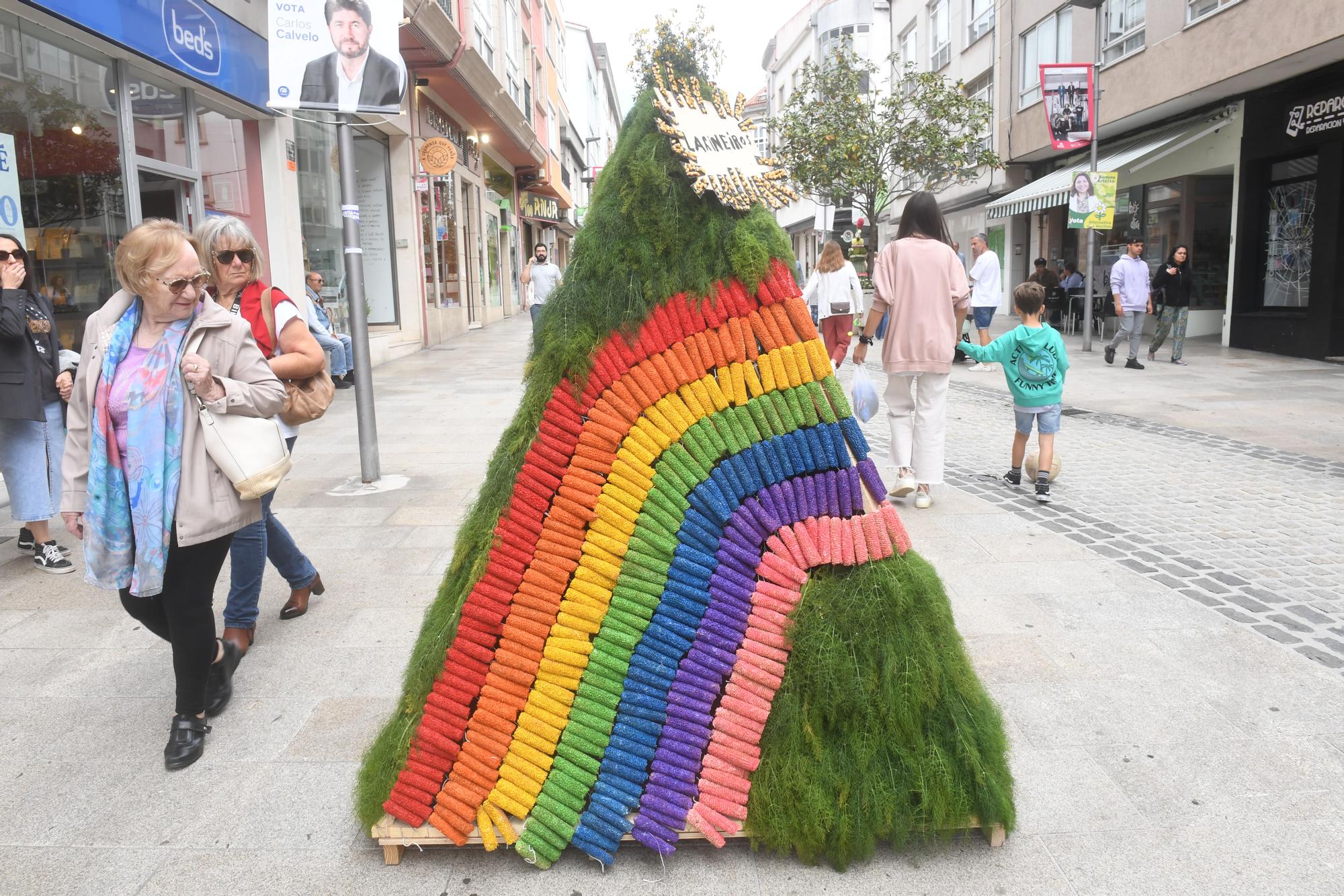 Arteixo se viste con trajes de flores