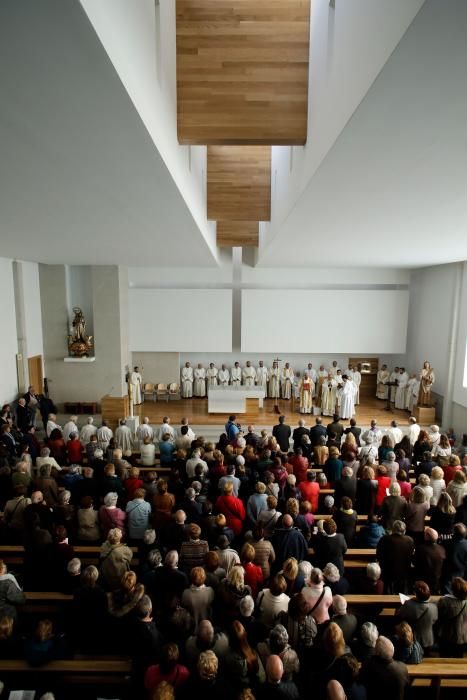 Inauguración de la nueva parroquia de Santa Olaya