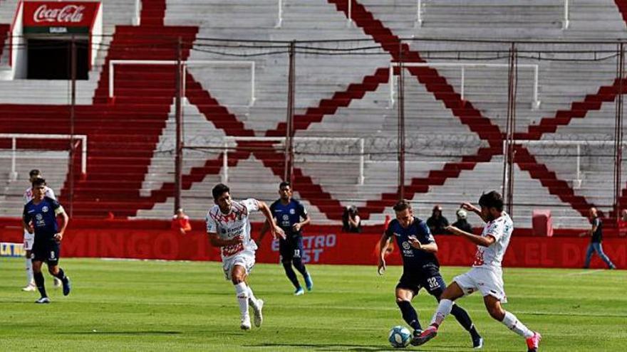 Uno de los últimos partidos de la Copa de la Superliga en Argentina, a puerta cerrada