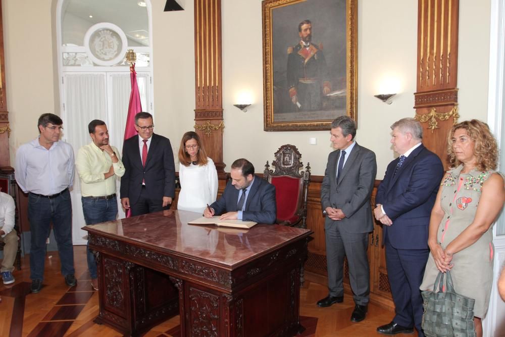 El ministro Ábalos visita Cartagena