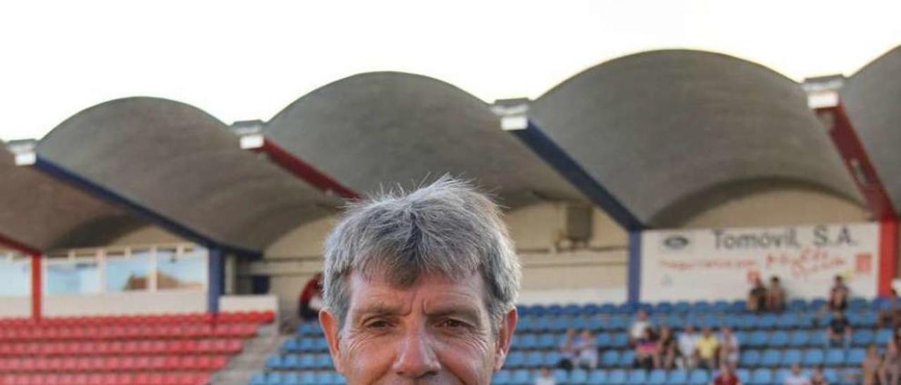 Antonio Dacosta, entrenador de la Unión Deportiva Ourense. // Iñaki Osorio