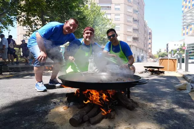Búscate en la galería de imágenes del concurso de paellas de Sant Pere del Grau de Castelló