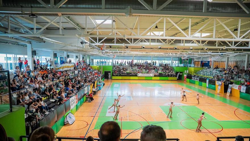 El grácil vuelo del Bolboreta en el Trofeo Cidade de Vigo de grupos show
