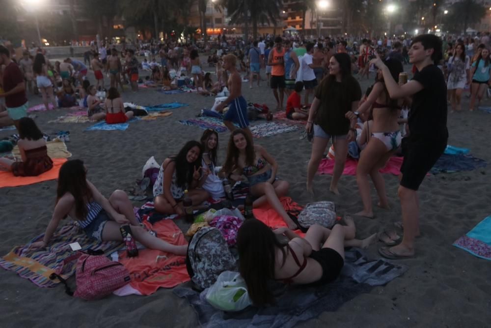 Málaga celebra la noche de San Juan en sus playas