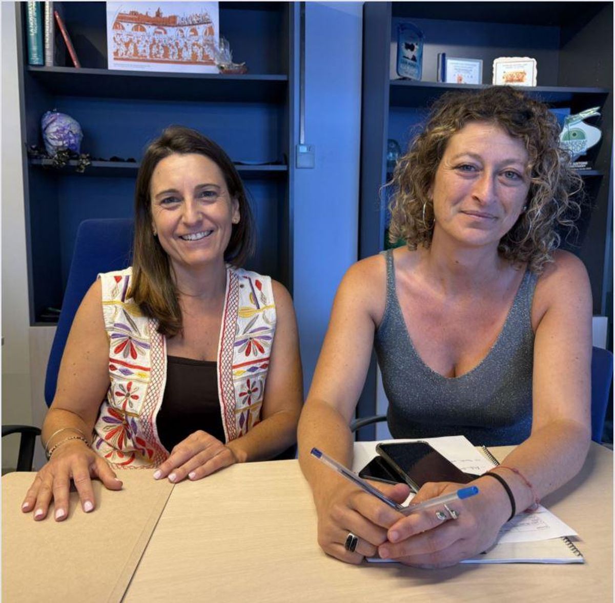 Pepita Torres y Pepita Cardona, en el Ayuntamiento de Sant Antoni.