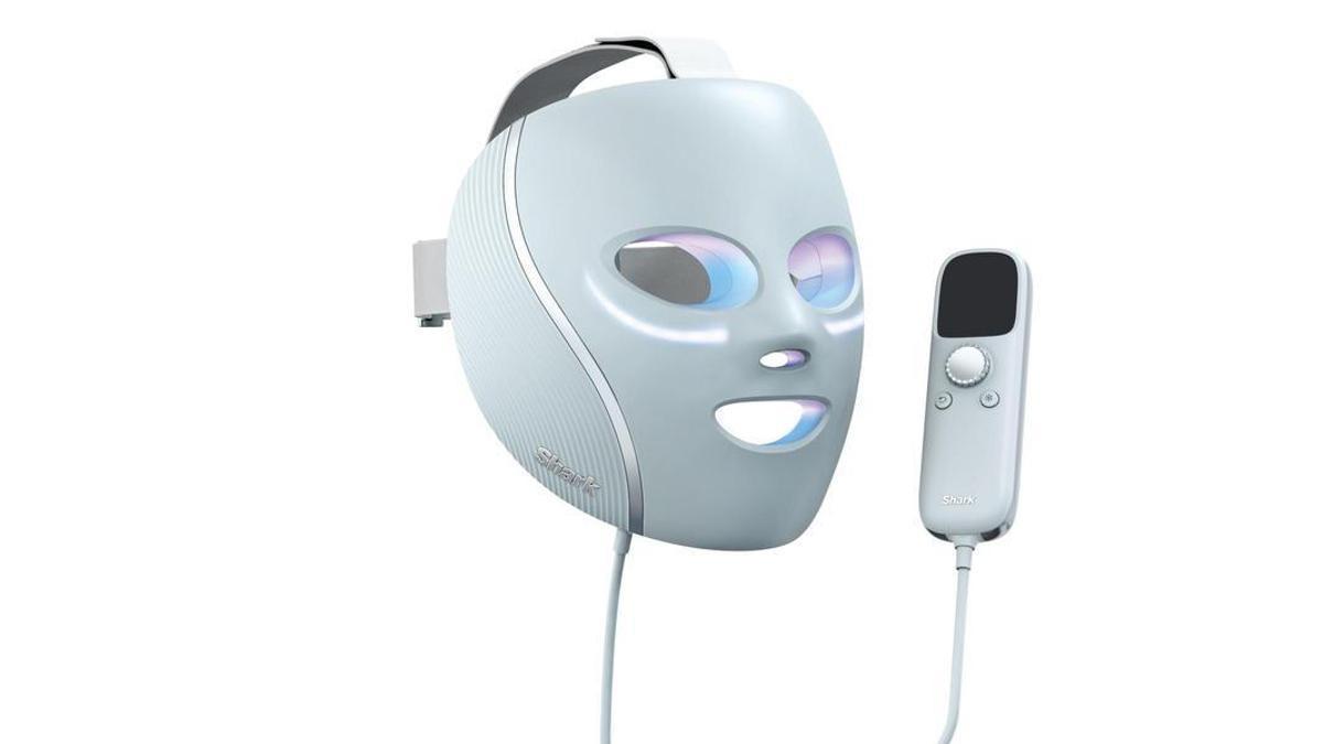 Yüz rutinini sahaya taşımak için ışığı ve soğuğu birleştiren LED maske